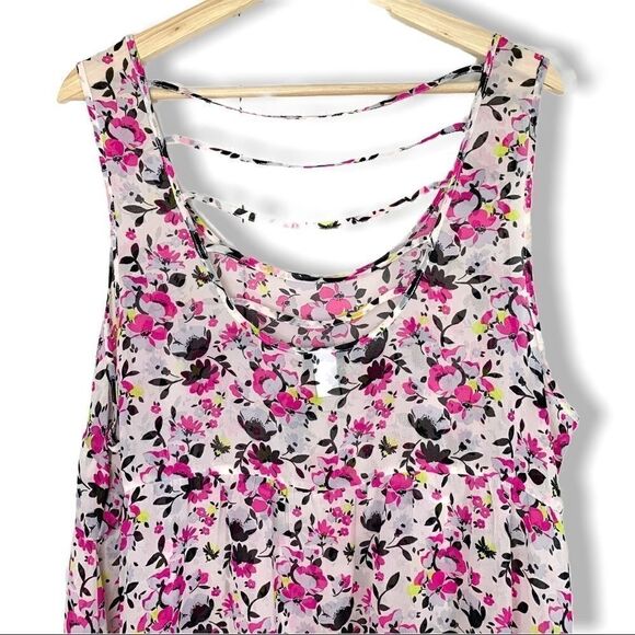 Torrid FLORAL CHIFFON SHARKBITE TANK TOP - Picture 7 of 8